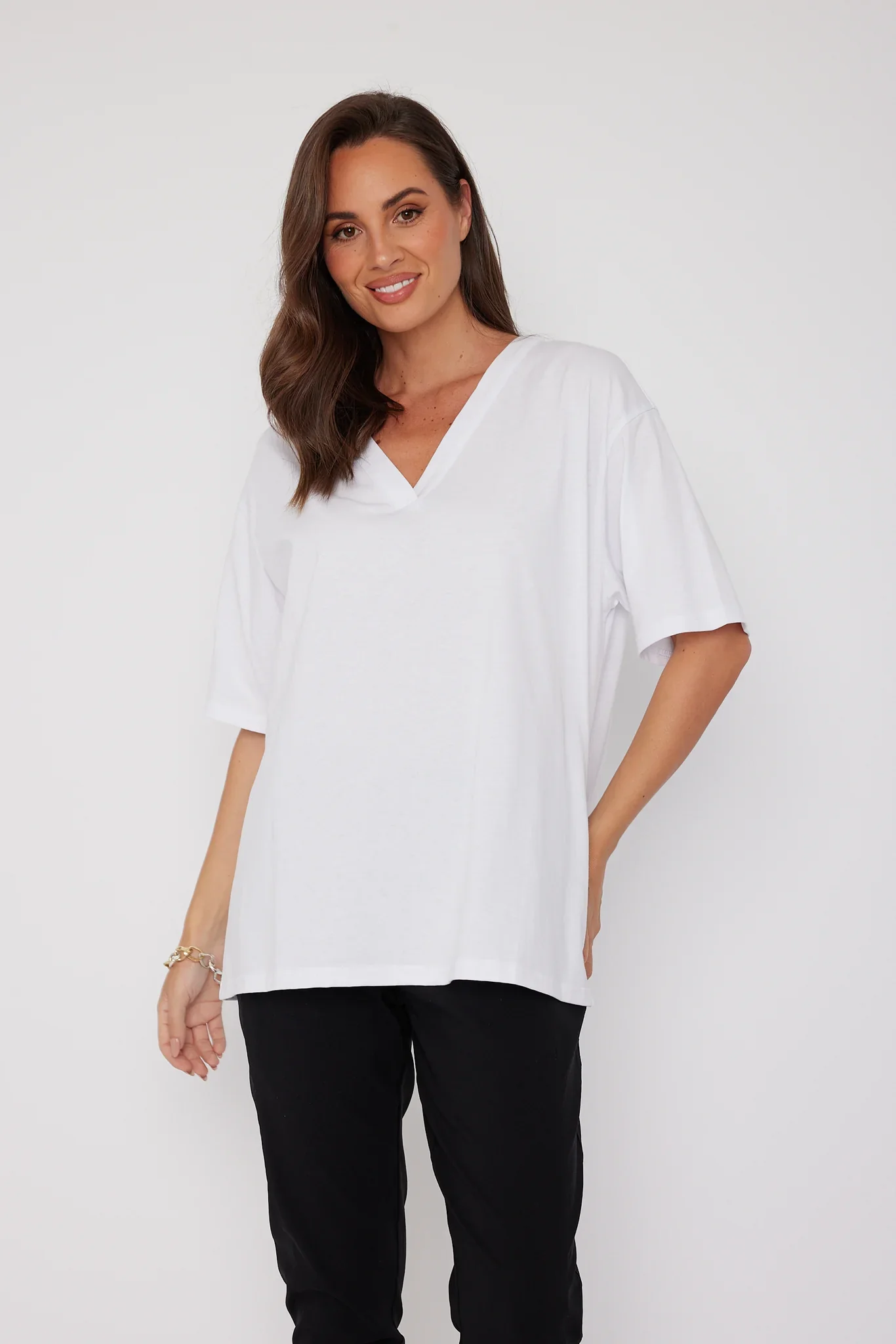 Alexandra - NIX V-Neck Tee - Image 28
