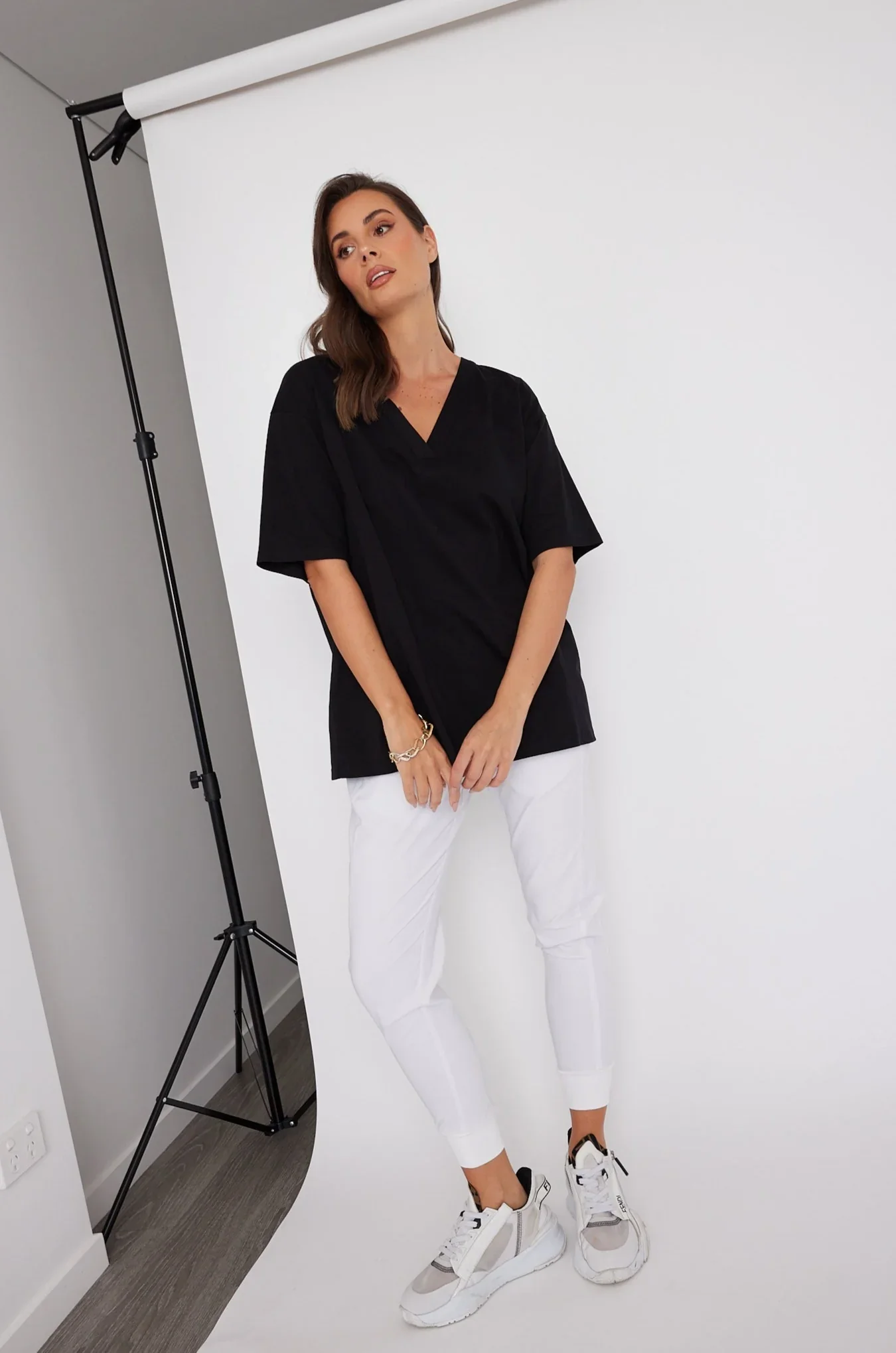 Alexandra - NIX V-Neck Tee - Image 34