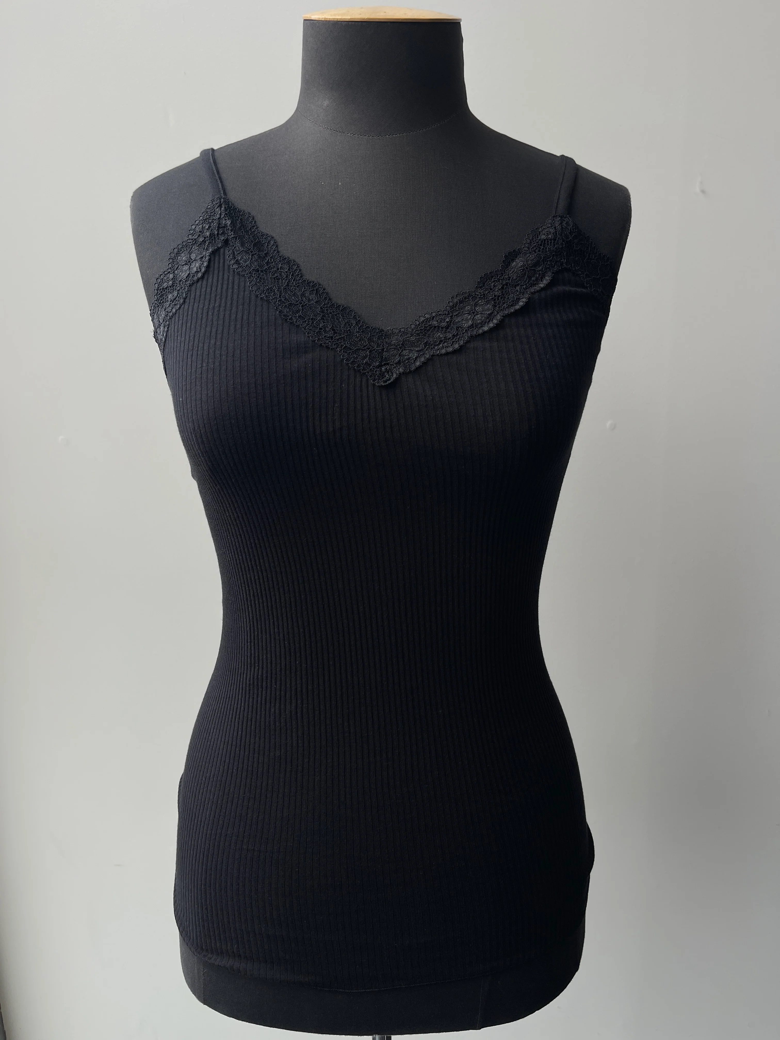 EGi Collections - V Neck Lace Trim Cami - Image 4