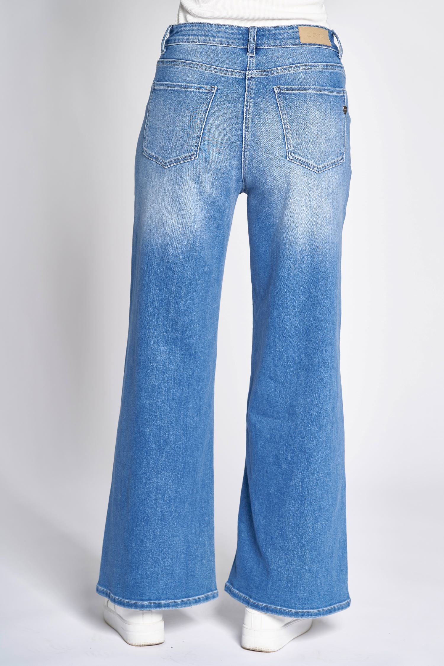 Zhrill - Tessa Jean - Image 3