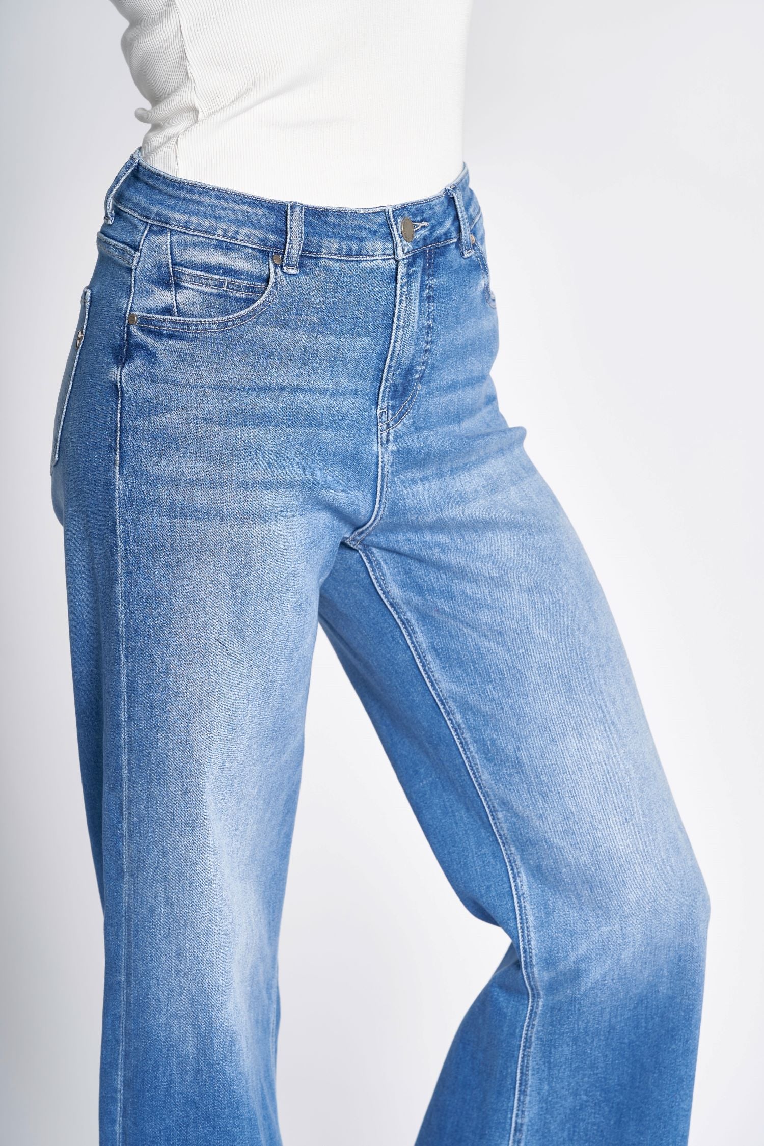 Zhrill - Tessa Jean - Image 4
