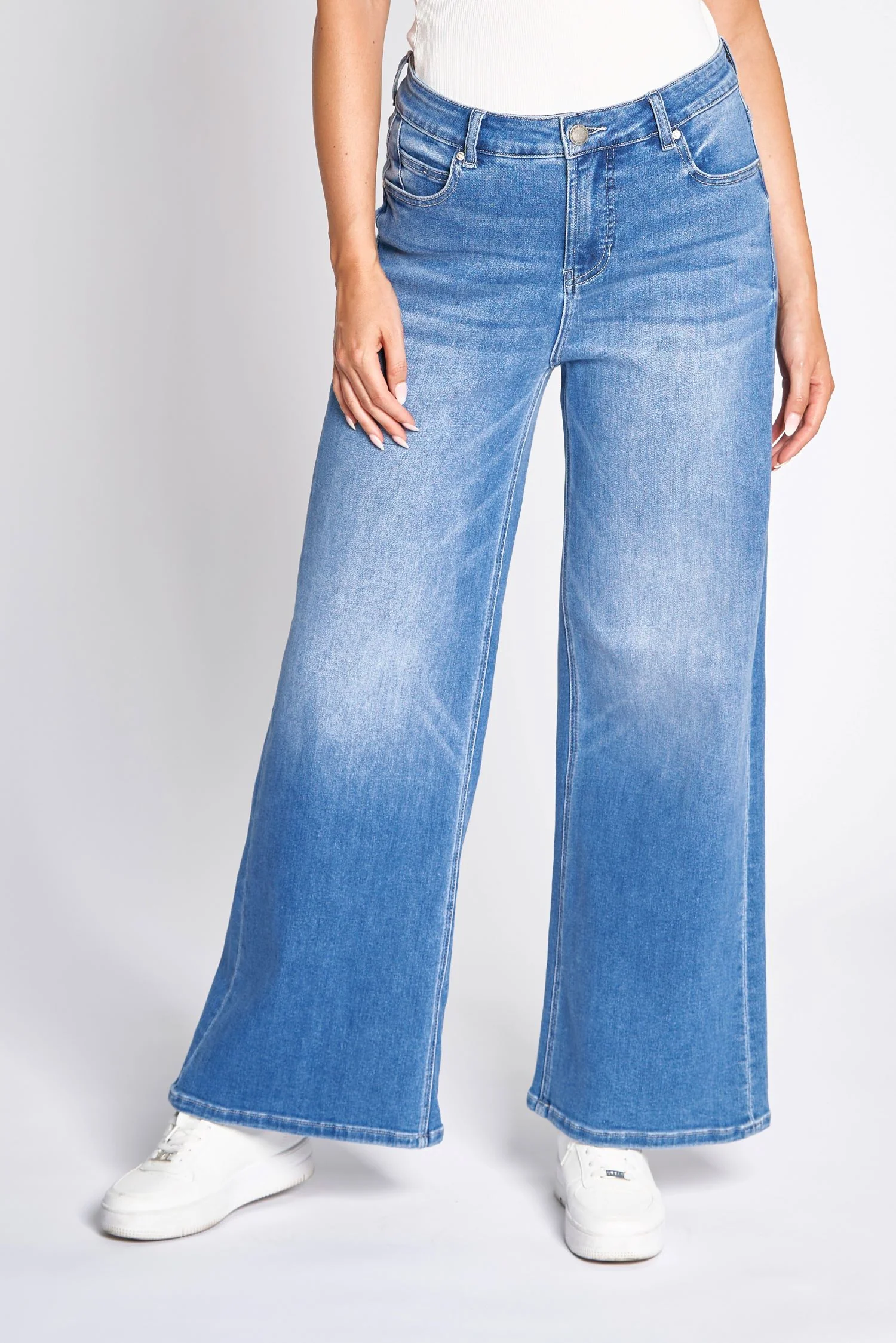 Zhrill - Tessa Jean - Image 5